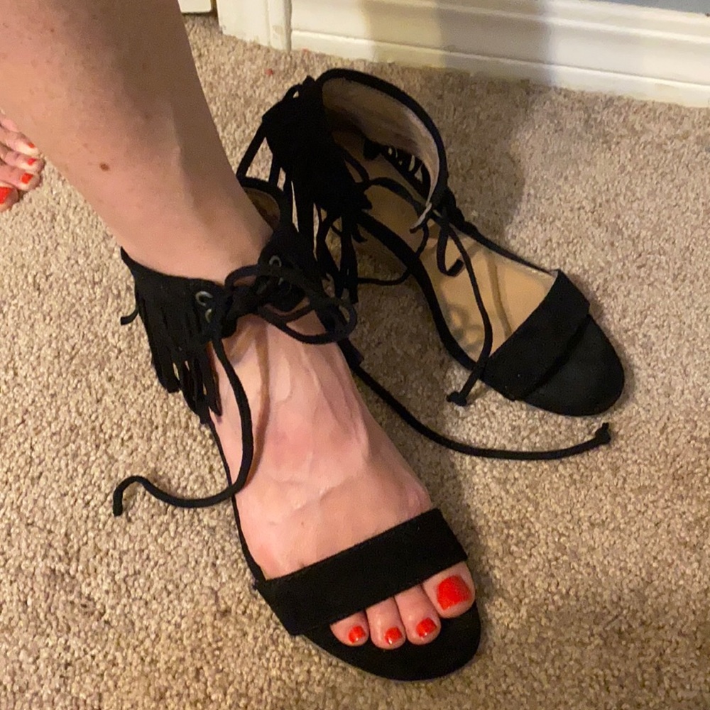 Low wedge sandals with ankle fringe size 6.5
